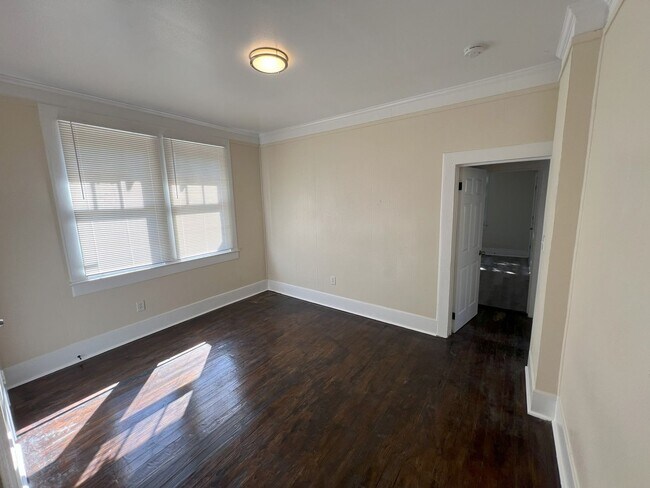 Building Photo - Charming 3-Bedroom Home Near Baton Rouge General Hospital!