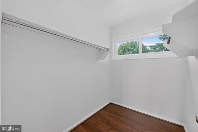 Building Photo - 3149 Southfield Dr