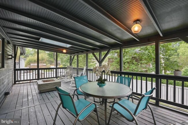 Building Photo - 7910 Bayberry Dr