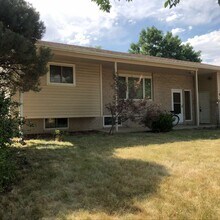 Building Photo - 1033 Cypress Dr