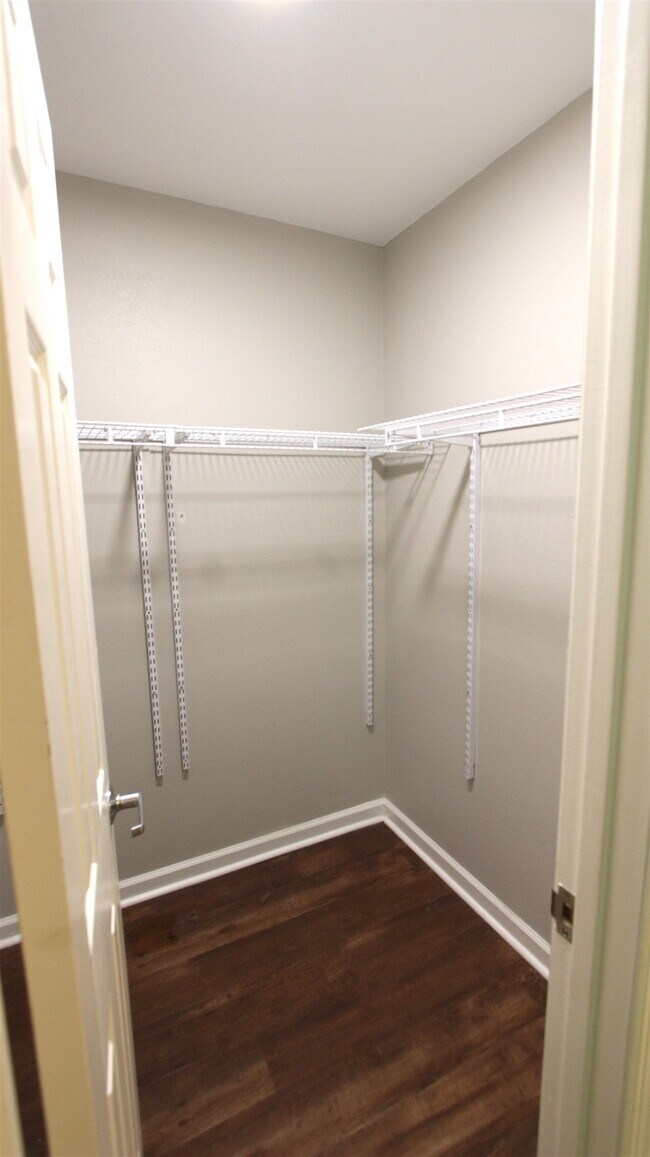 Building Photo - 2534 Golden Park Ln