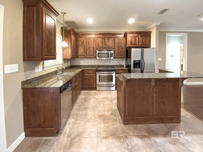 Building Photo - 9426 Sanibel Loop