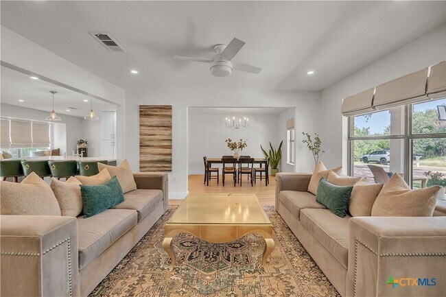 Building Photo - 513 Santa Clara Rd