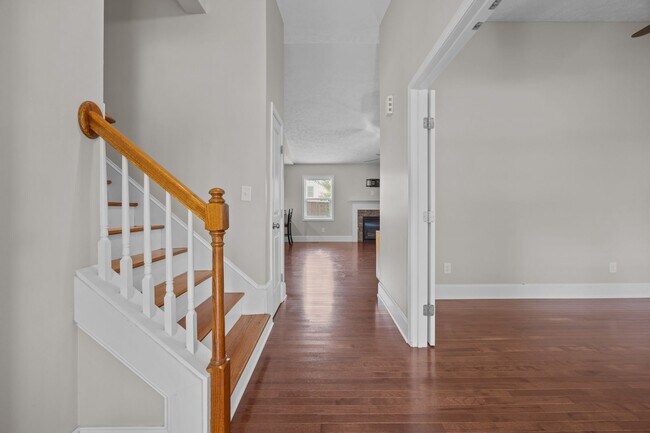 Building Photo - 123 Lightwater Dr