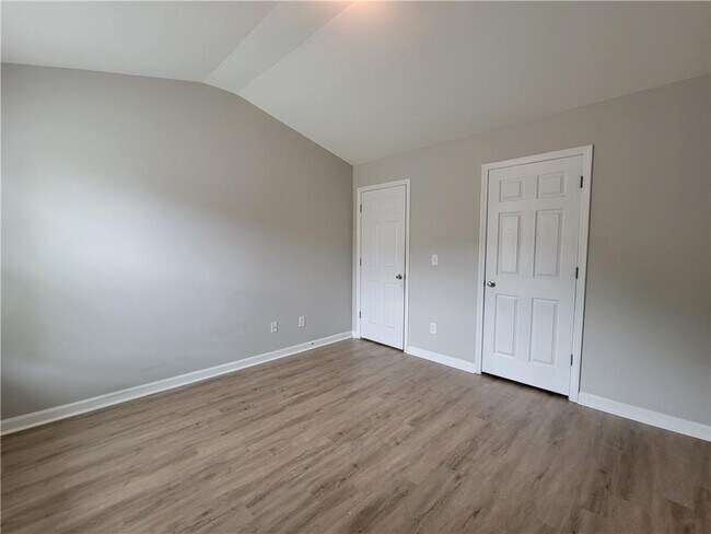 Building Photo - 4005 Labrador Way