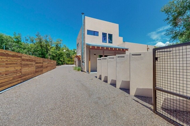 Building Photo - North Valley Fabulous 2018/sf 2 Bedroom  2.5 Bath  with Garage
