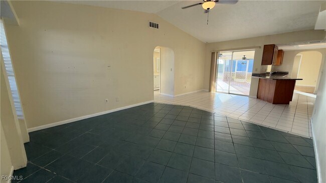 Building Photo - 516 Archer Pkwy W