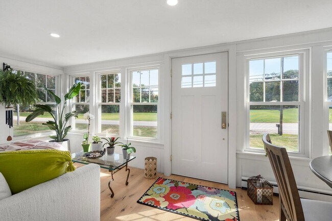 Building Photo - 335 Central Rd