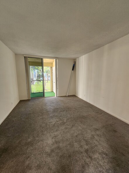 Building Photo - 3341 NW 47th Ter