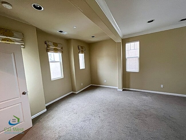 Building Photo - $3995 - 3 Bed/2.5 Bath Two Story Home in D...
