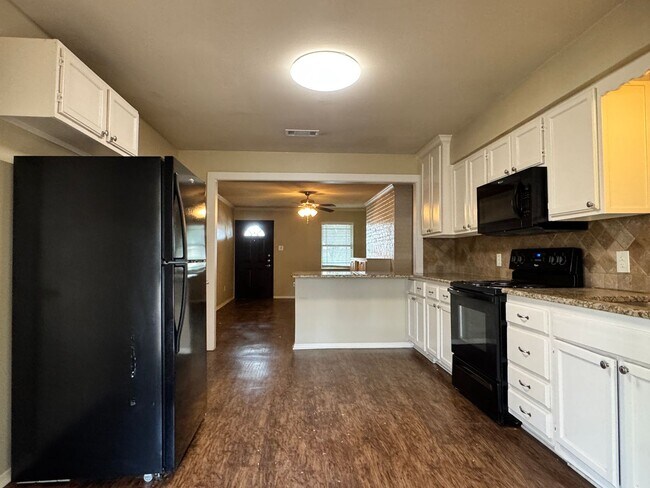 Building Photo - 8414 Cambridge Rd