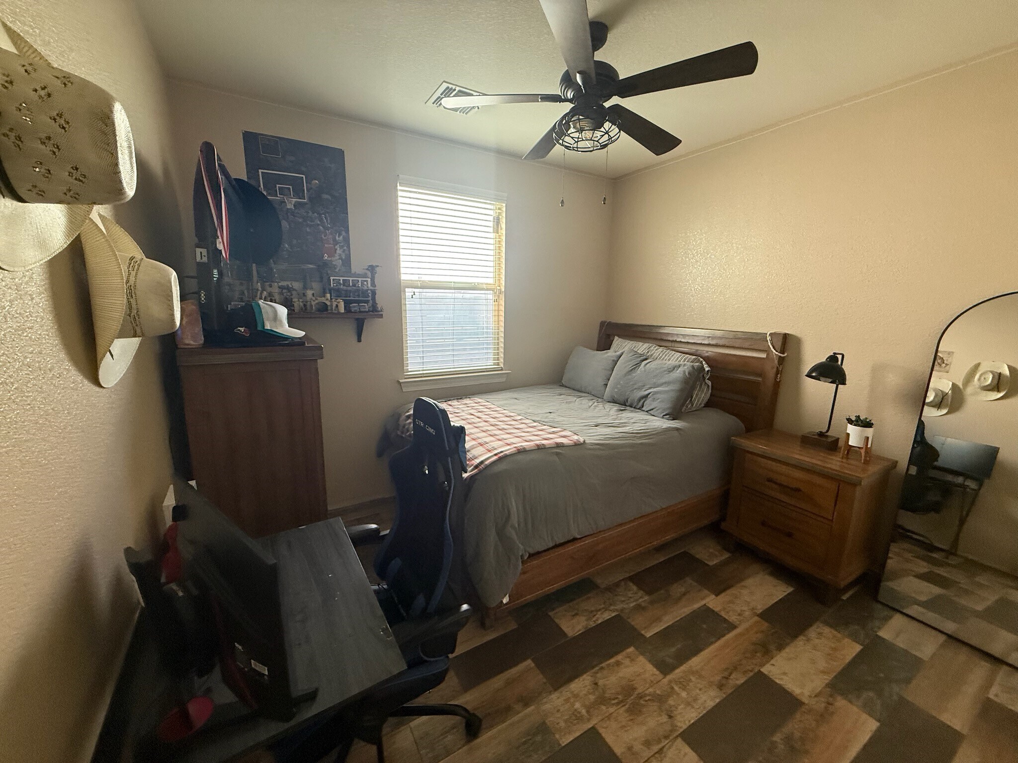 Building Photo - 13215 Emerald Isle St