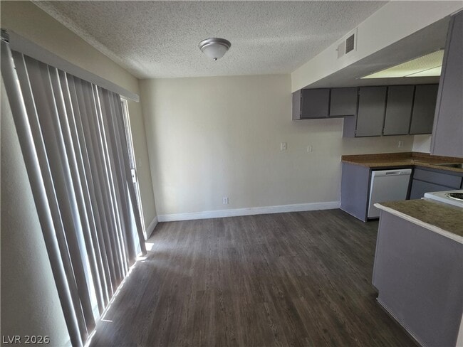 Building Photo - 4941 Newport Cove Dr