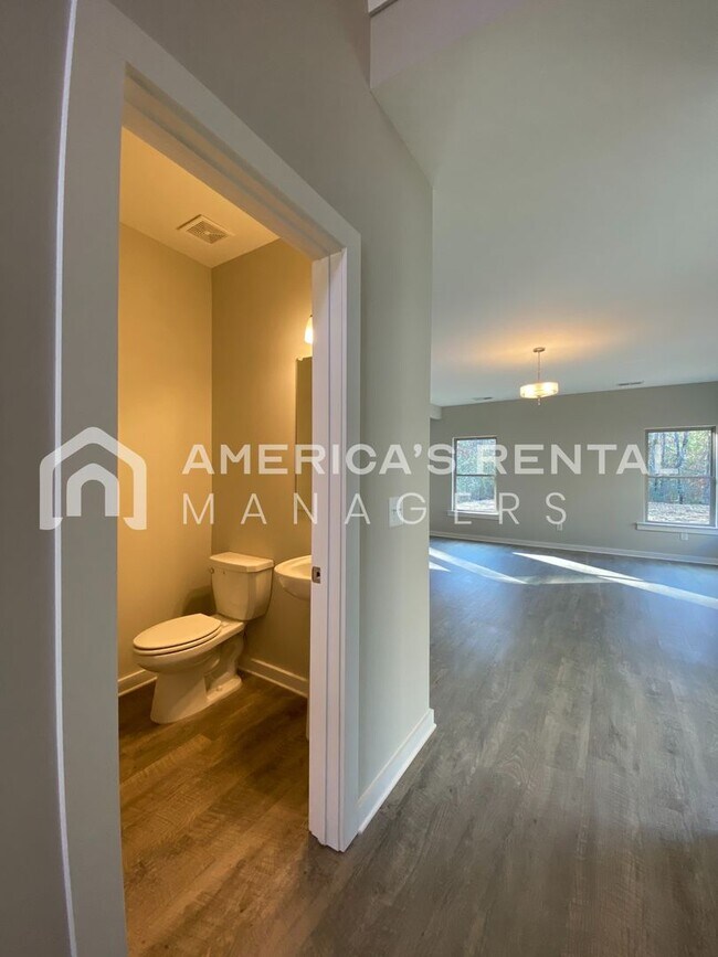 Building Photo - 7940 St.James Dr