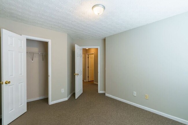 Building Photo - 321 Samuel Clemens Way