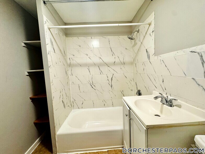 Building Photo - 76 Florida St