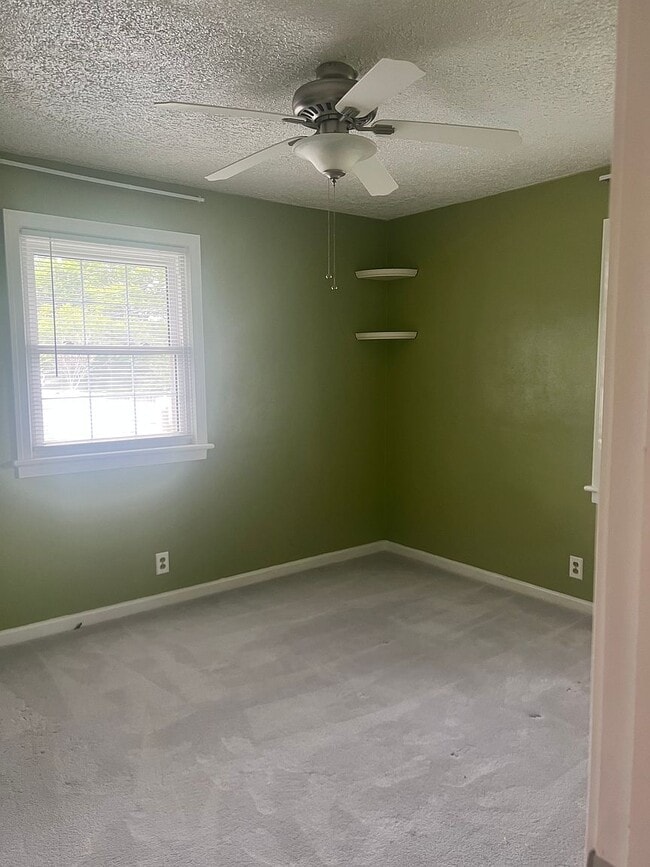Building Photo - 817 Gammon Rd