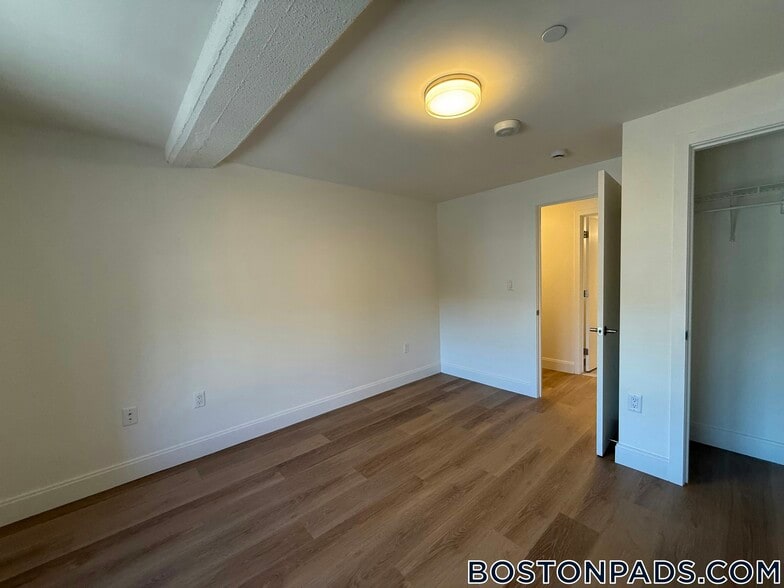 Building Photo - 1079 Commonwealth Ave