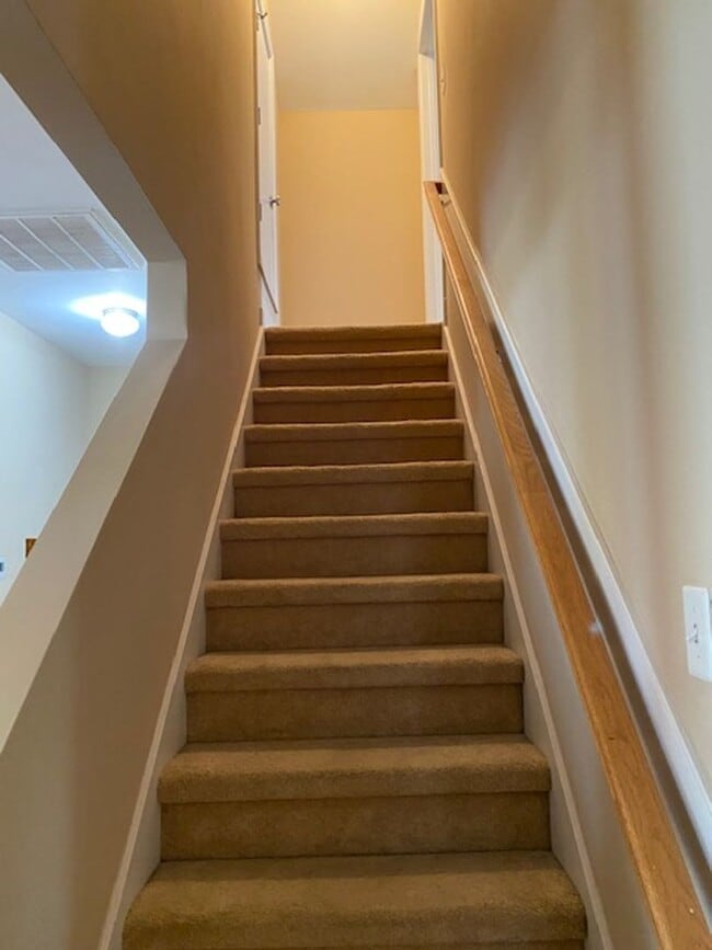 Building Photo - Carleton Town Homes