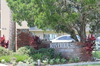 Building Photo - 719 S Beach St