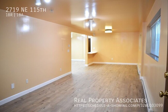 Building Photo - Spacious Apartment in Lake City