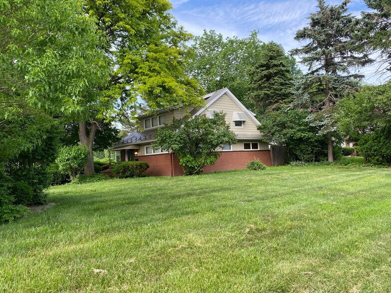 Building Photo - 1301 Forest Hills Blvd