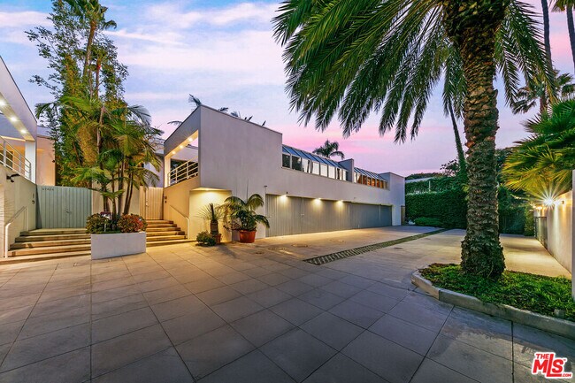 Building Photo - 27428 Pacific Coast Hwy