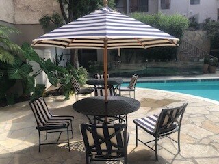 Nice heated pool - 1440 Veteran Ave