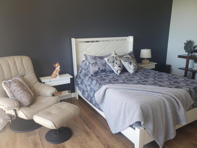 Building Photo - 2425 Presidential Way