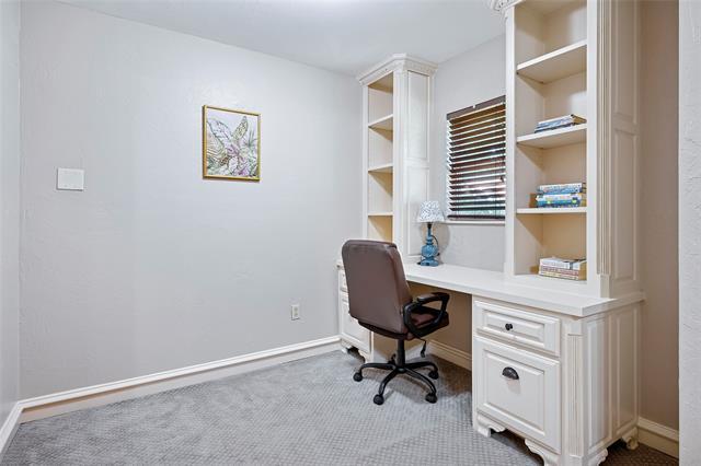 Building Photo - 2309 Parker Rd