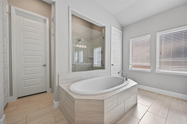 Building Photo - 15330 Legacy Pk Wy