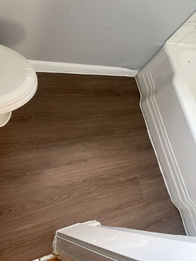 Building Photo - Beautiful One Bedroom One Bath- AVAILABLE FOR IMMEDIATE MOVE IN!!