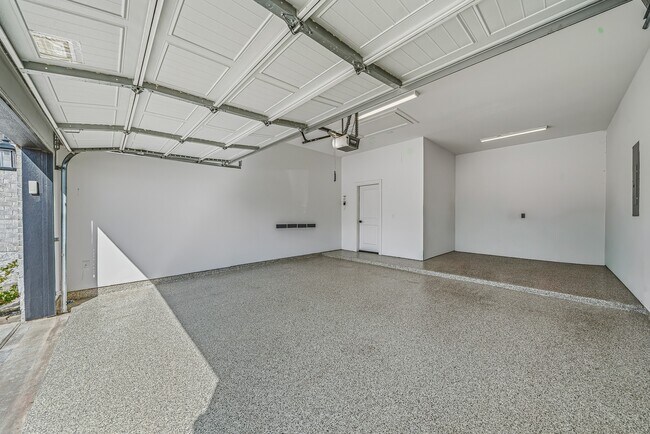 Building Photo - 7415 Denali Dr