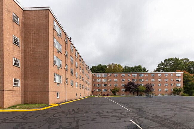 Building Photo - 70 Farmington Ave