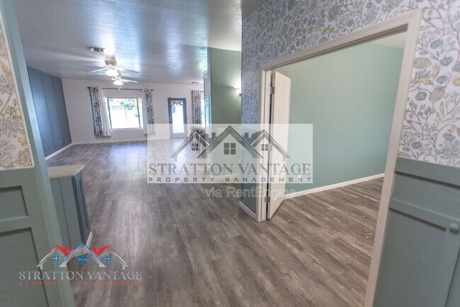 Building Photo - 21748 E Escalante Rd