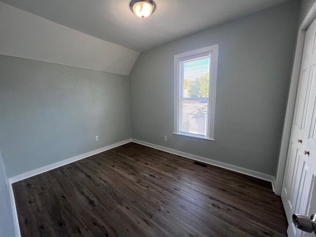 Building Photo - Three Bedroom Home with Main Floor Laundry!