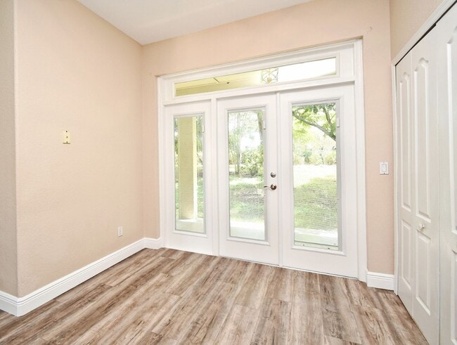 Building Photo - Lovely Remodeled 4/2 Home