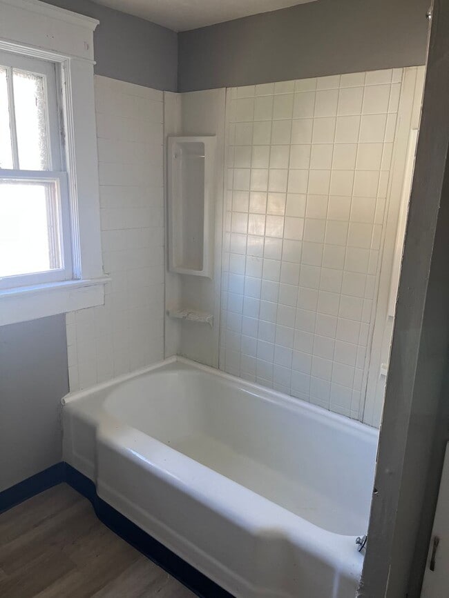 Building Photo - 2160 12th St SW