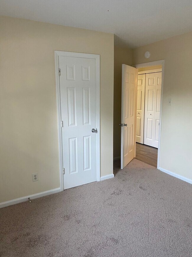 Building Photo - 3BR, 2BA Durham Home with Deck and LVP Flooring