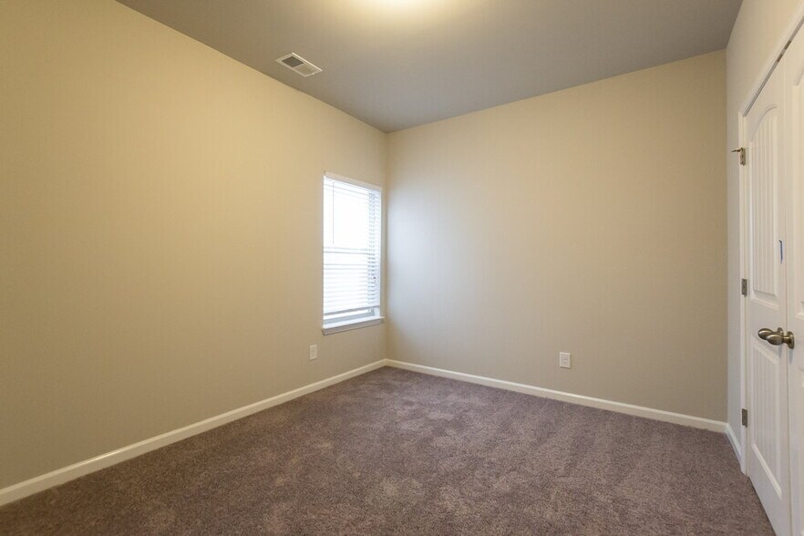 Building Photo - 115 Preserve Dr
