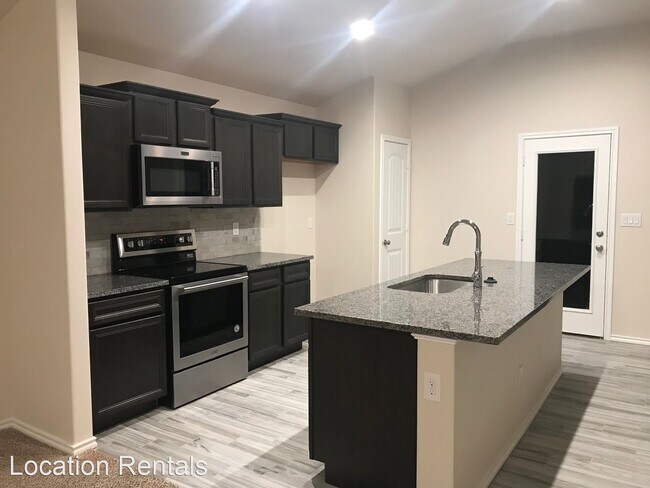 Building Photo - 3 br, 2 bath House - 10005 Wausau Ave