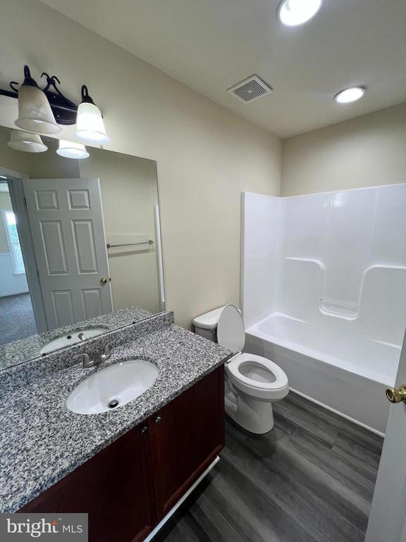 Building Photo - 705 PRENTISS Pky