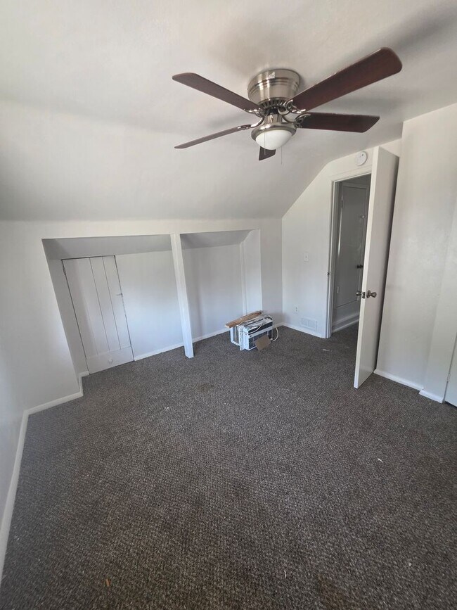 Building Photo - Beautiful 3 bed 1 bath