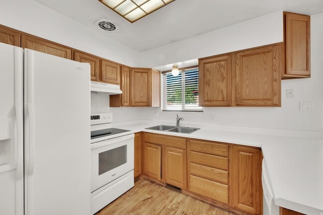 Building Photo - 9325 Quail Hollow Cir