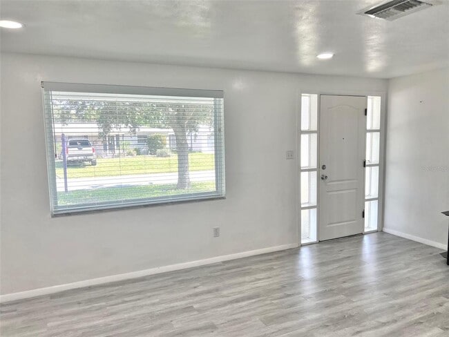 Building Photo - 4640 Taray Ln