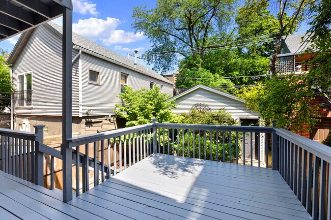 Building Photo - 2725 N Magnolia Ave