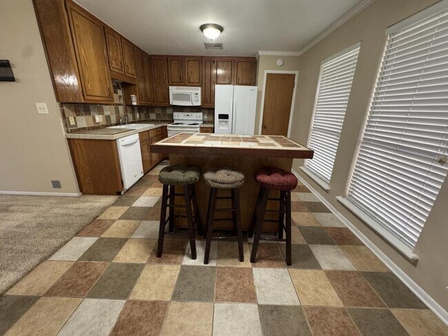 Building Photo - 104 Ridgewood Dr