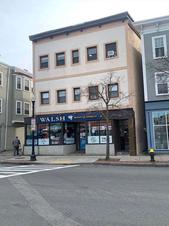Building Photo - 392 Washington St