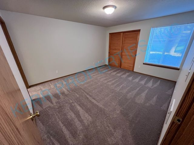 Building Photo - FREE RENT! Spacious & Modern 2-Bed, 2-Bath...