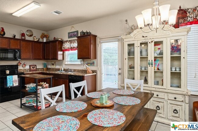 Building Photo - 114 Falcon Dr